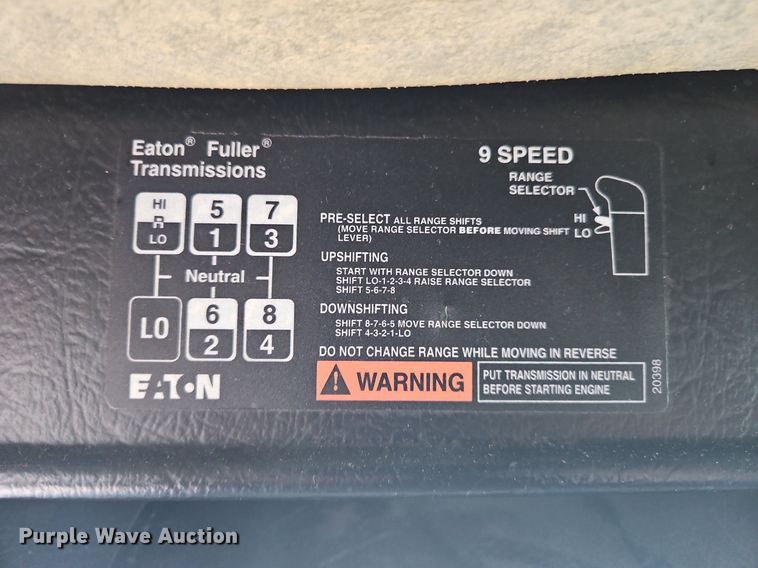 image for item OK9857 2000 Western Star 4900 semi truck