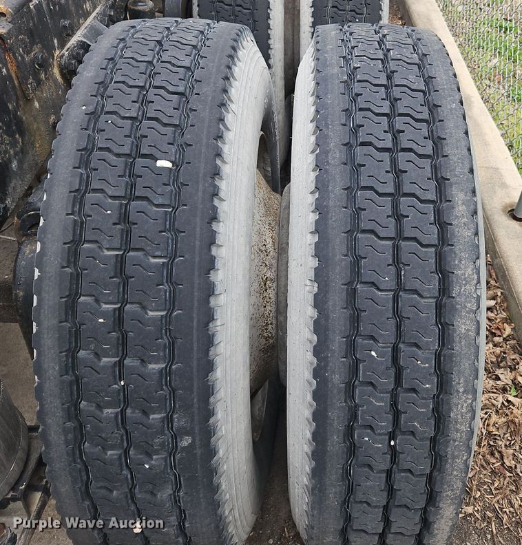 image for item OK9857 2000 Western Star 4900 semi truck