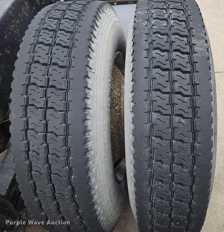 image for item OK9857 2000 Western Star 4900 semi truck