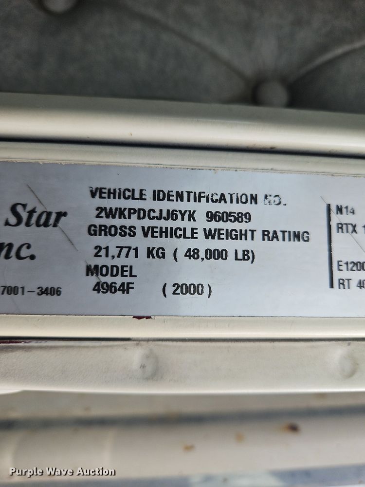 image for item OK9857 2000 Western Star 4900 semi truck