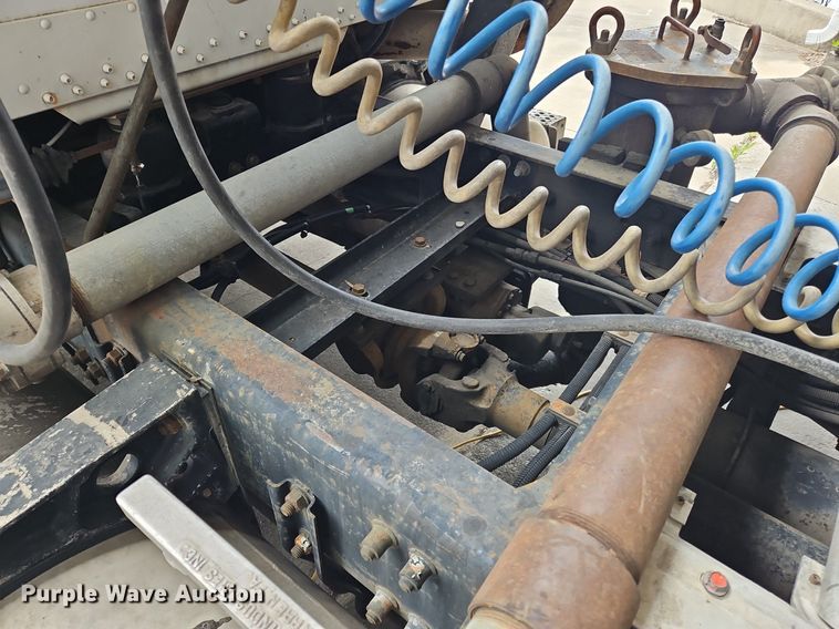 image for item OK9858 1995 Freightliner  FLD120 semi truck