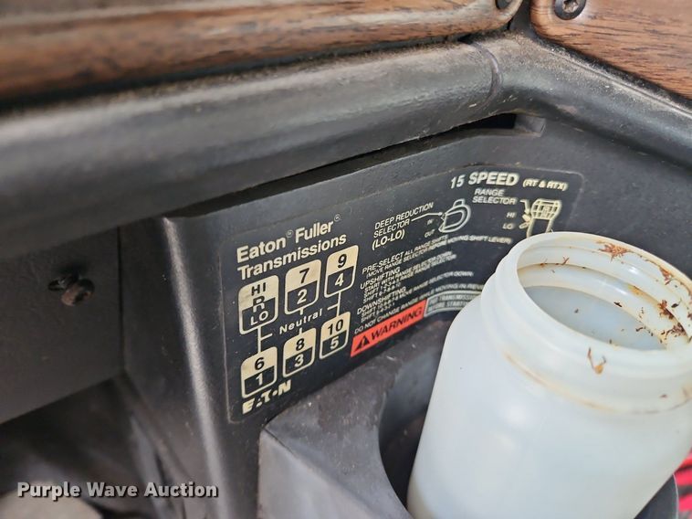 image for item OK9858 1995 Freightliner  FLD120 semi truck