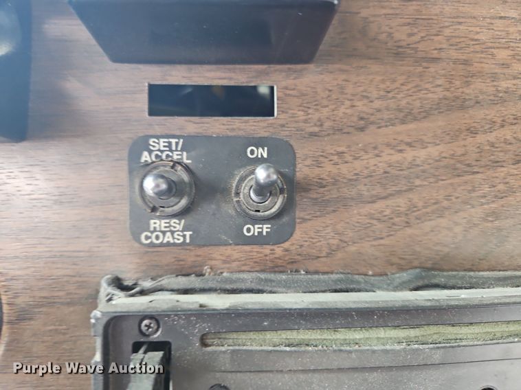 image for item OK9858 1995 Freightliner  FLD120 semi truck