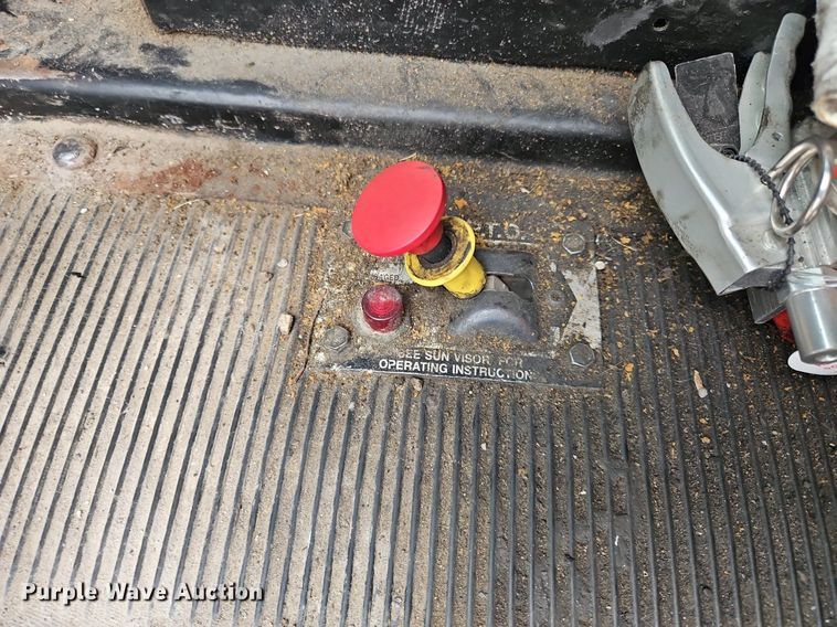 image for item OK9858 1995 Freightliner  FLD120 semi truck