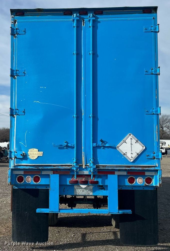 image for item OM9205 2015 Great Dane GP40 side curtain trailer