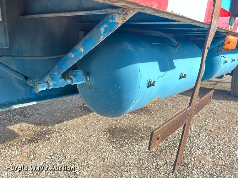 image for item OM9205 2015 Great Dane GP40 side curtain trailer