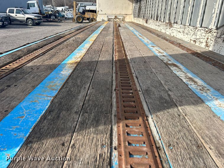 image for item OM9205 2015 Great Dane GP40 side curtain trailer