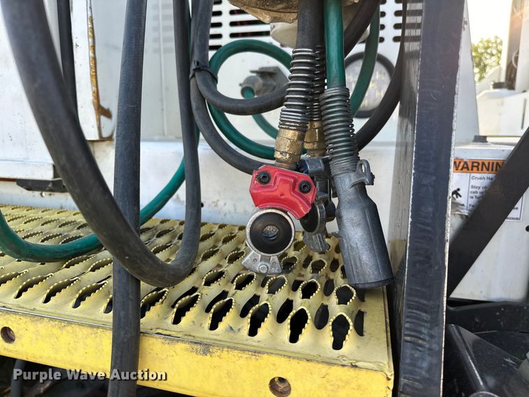 image for item OM9462 2020 Autocar XSpotter  yard truck