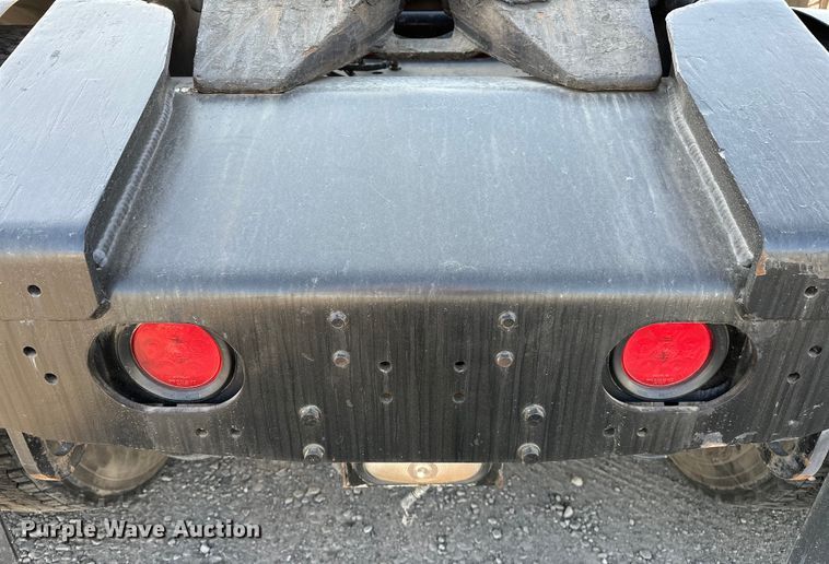 image for item OM9462 2020 Autocar XSpotter  yard truck