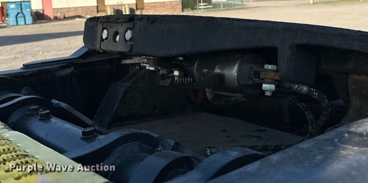 image for item OM9462 2020 Autocar XSpotter  yard truck