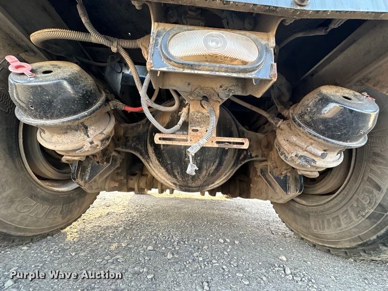 image for item OM9462 2020 Autocar XSpotter  yard truck