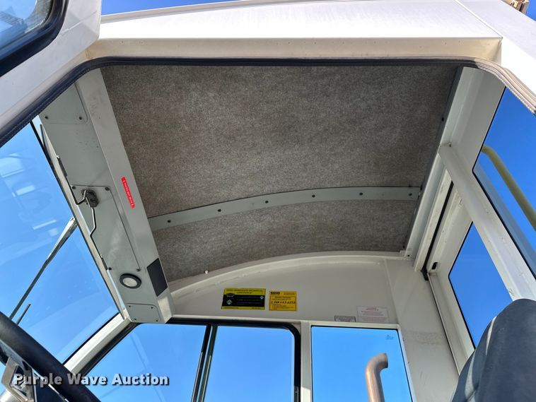 image for item OM9462 2020 Autocar XSpotter  yard truck