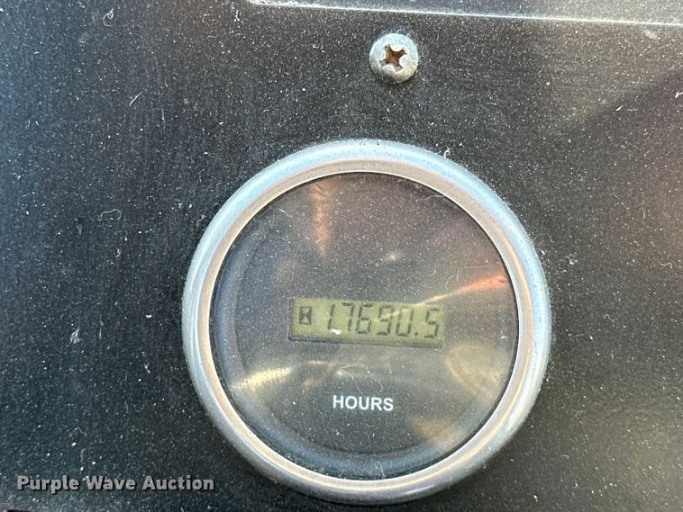 image for item OM9462 2020 Autocar XSpotter  yard truck