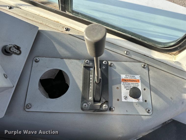 image for item OM9462 2020 Autocar XSpotter  yard truck