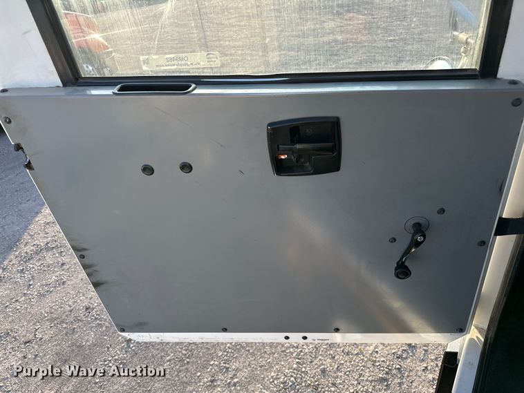 image for item OM9462 2020 Autocar XSpotter  yard truck