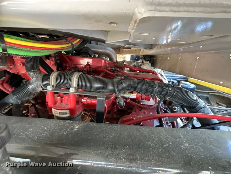 image for item OM9462 2020 Autocar XSpotter  yard truck