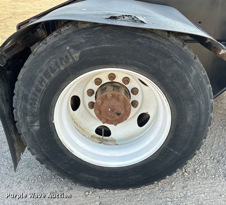 image for item OM9462 2020 Autocar XSpotter  yard truck