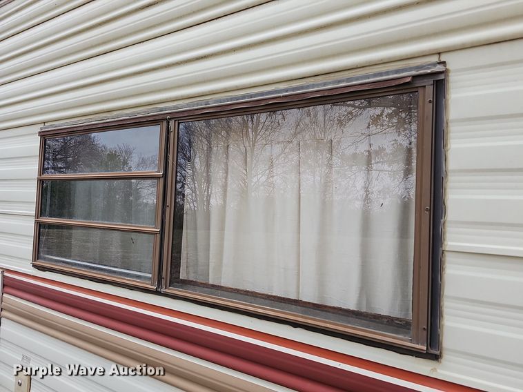 image for item DM1551 1988 Prowler Lynx 24C camper