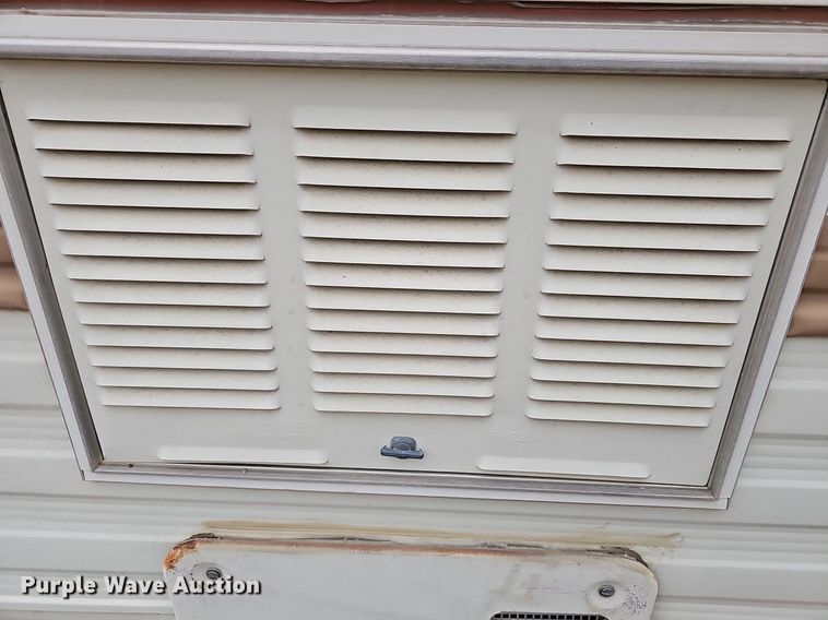 image for item DM1551 1988 Prowler Lynx 24C camper