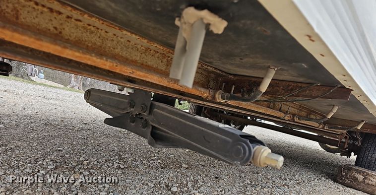 image for item DM1551 1988 Prowler Lynx 24C camper