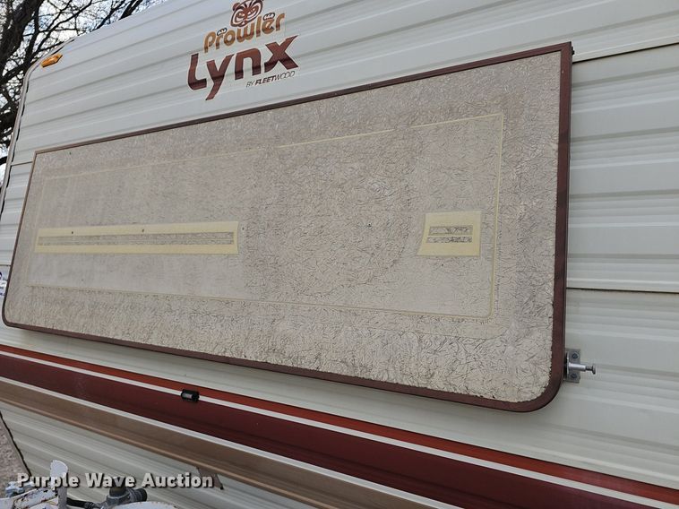 image for item DM1551 1988 Prowler Lynx 24C camper