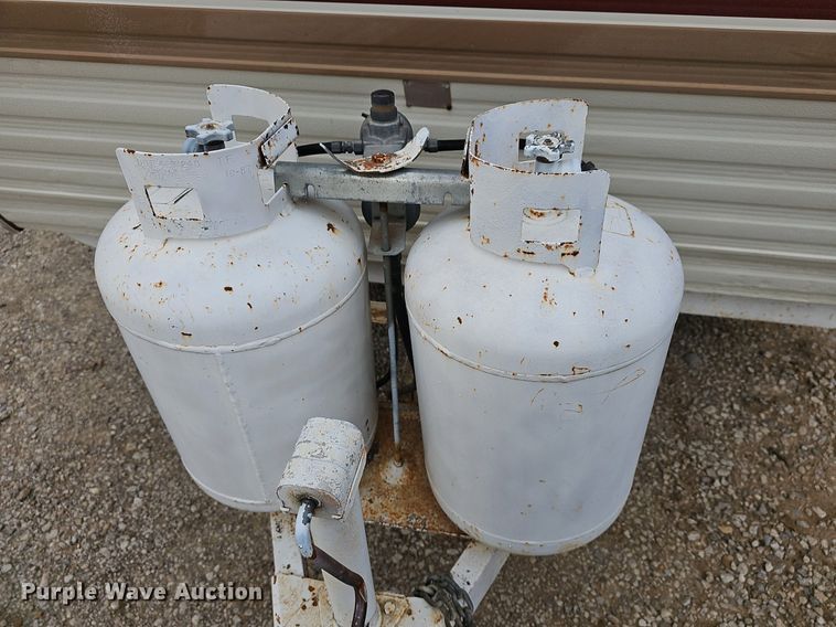 image for item DM1551 1988 Prowler Lynx 24C camper