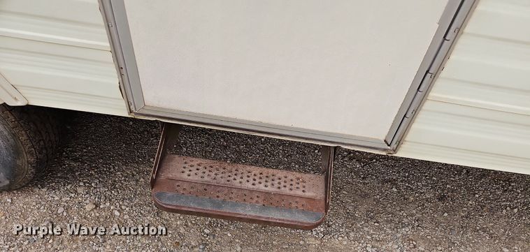 image for item DM1551 1988 Prowler Lynx 24C camper