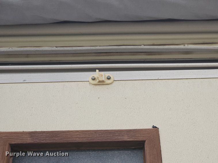 image for item DM1551 1988 Prowler Lynx 24C camper