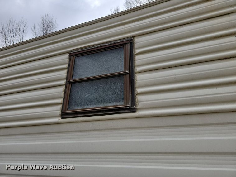 image for item DM1551 1988 Prowler Lynx 24C camper