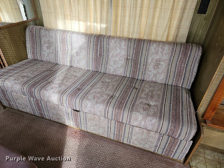 image for item DM1551 1988 Prowler Lynx 24C camper