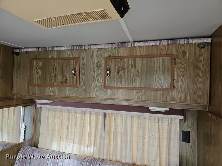 image for item DM1551 1988 Prowler Lynx 24C camper