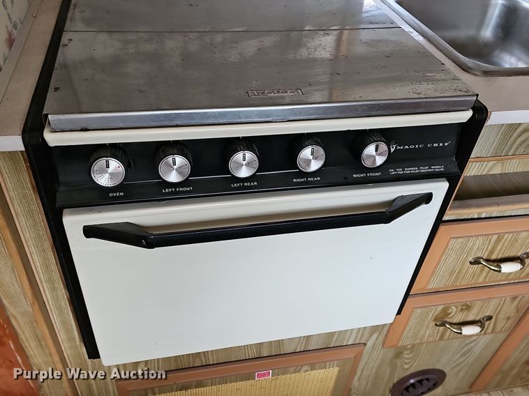 image for item DM1551 1988 Prowler Lynx 24C camper