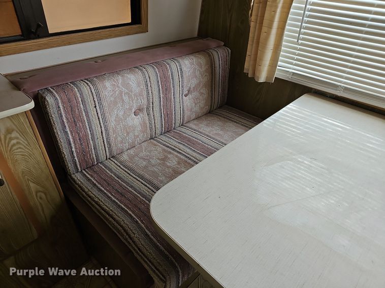 image for item DM1551 1988 Prowler Lynx 24C camper