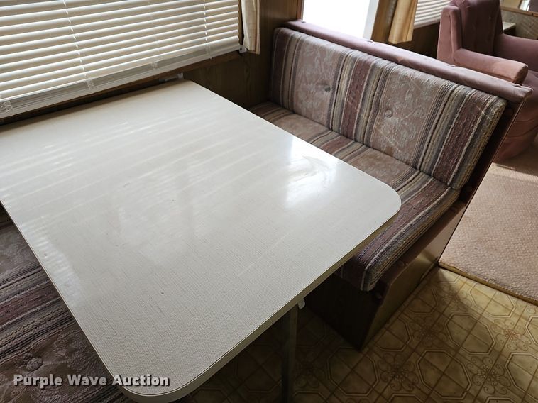 image for item DM1551 1988 Prowler Lynx 24C camper