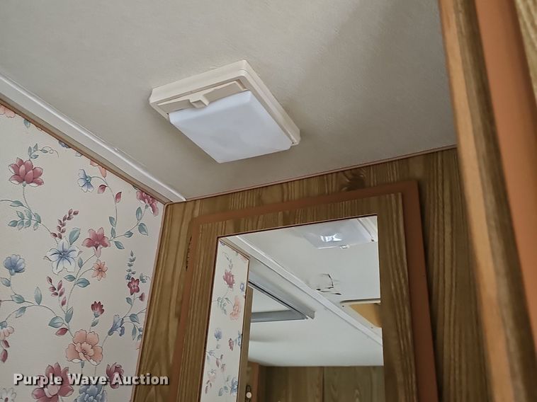 image for item DM1551 1988 Prowler Lynx 24C camper