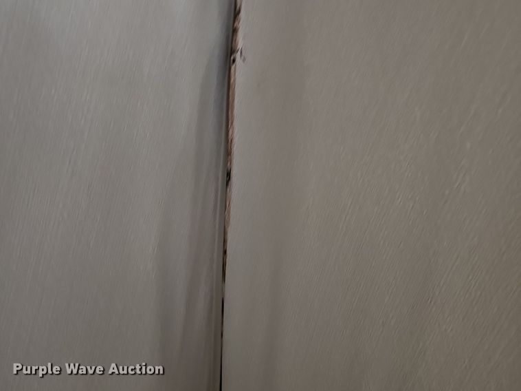 image for item DM1551 1988 Prowler Lynx 24C camper