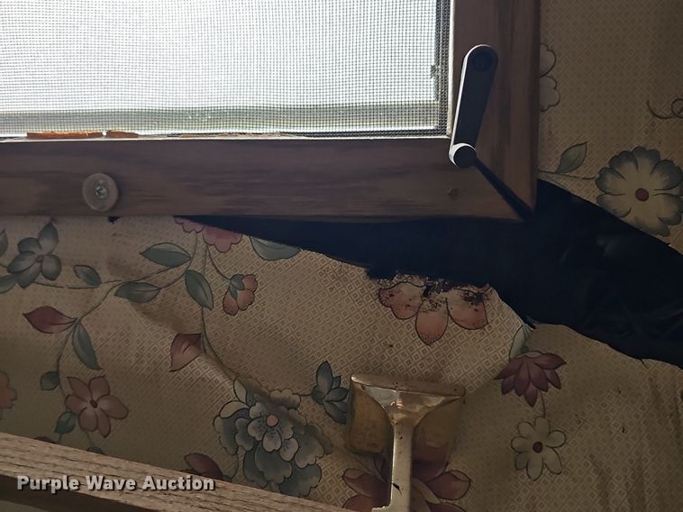 image for item DM1551 1988 Prowler Lynx 24C camper