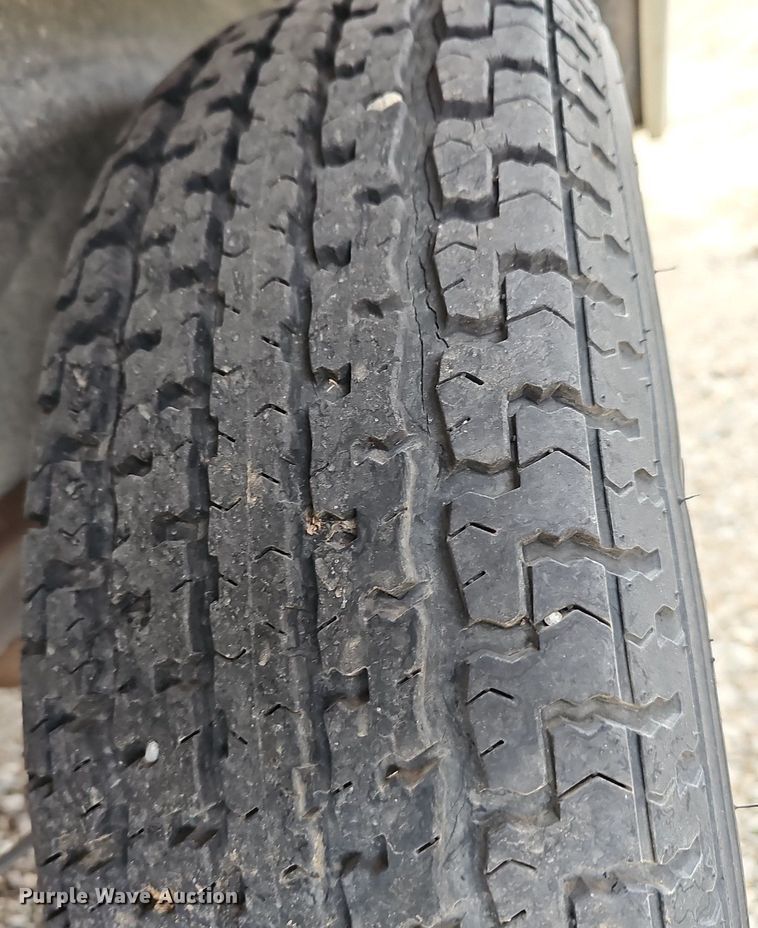 image for item DM1551 1988 Prowler Lynx 24C camper