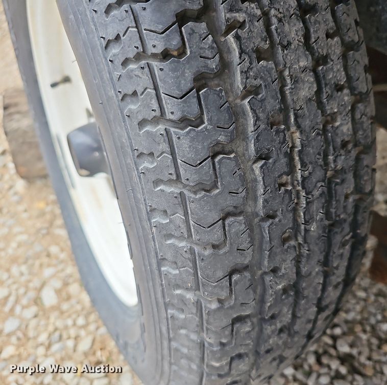 image for item DM1551 1988 Prowler Lynx 24C camper