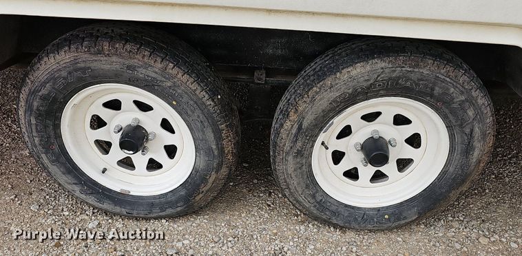 image for item DM1551 1988 Prowler Lynx 24C camper