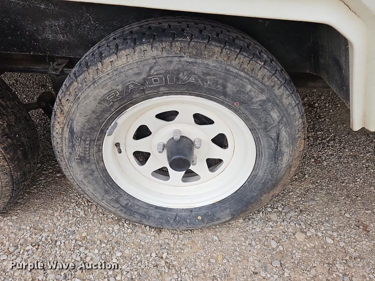 image for item DM1551 1988 Prowler Lynx 24C camper