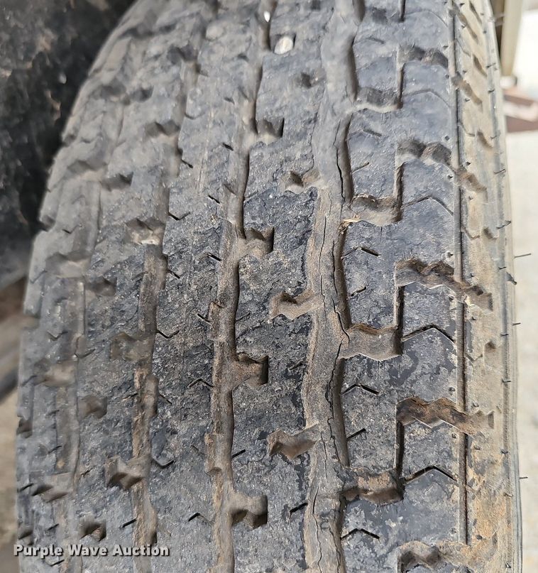 image for item DM1551 1988 Prowler Lynx 24C camper