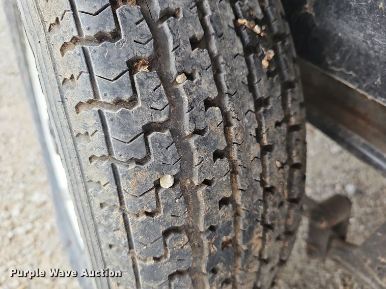 image for item DM1551 1988 Prowler Lynx 24C camper