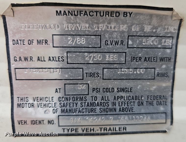 image for item DM1551 1988 Prowler Lynx 24C camper