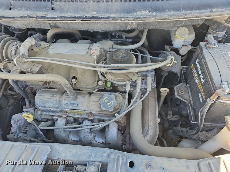 image for item DM1588 2005 Chrysler Town & Country LX van