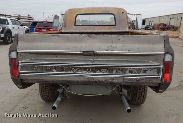 image for item DM1599 1970 GMC 5500 truck cab and chassis