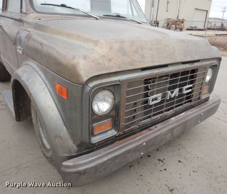 image for item DM1599 1970 GMC 5500 truck cab and chassis