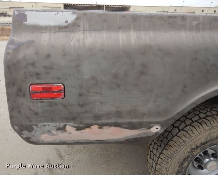 image for item DM1599 1970 GMC 5500 truck cab and chassis