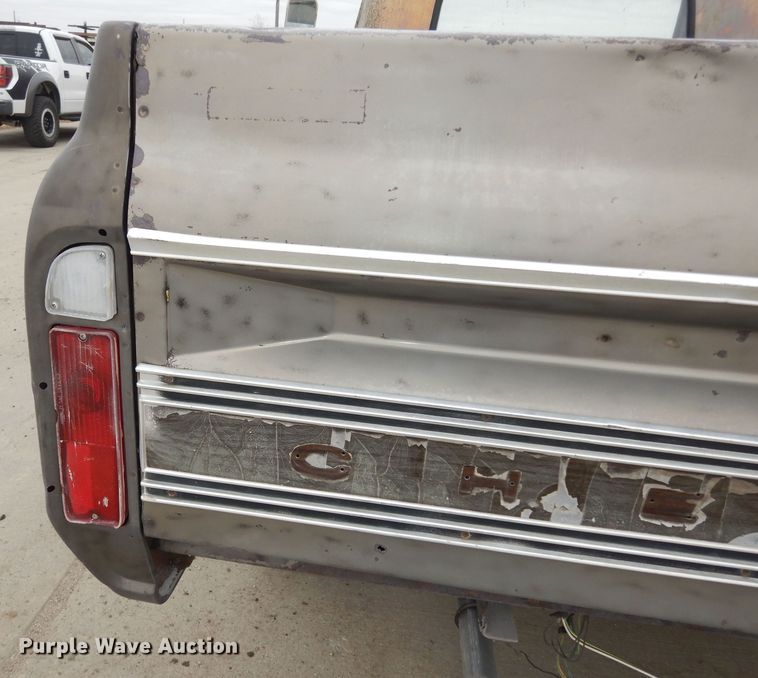 image for item DM1599 1970 GMC 5500 truck cab and chassis
