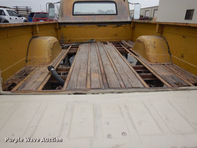 image for item DM1599 1970 GMC 5500 truck cab and chassis